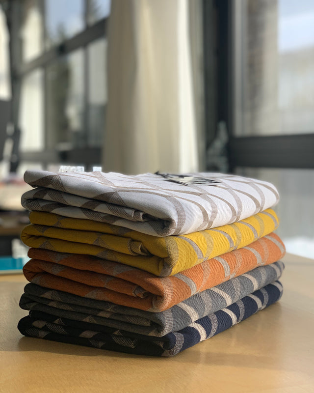 Châle Cubic dans la couleur de votre choix