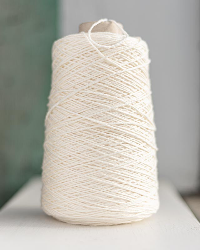 Petal Merino wool yarn 